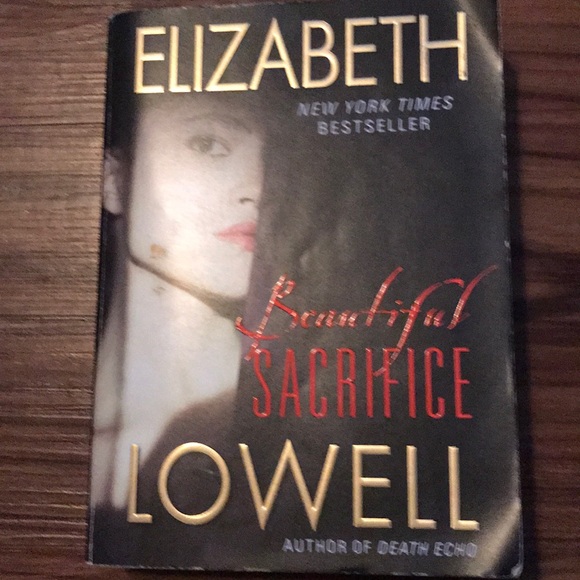 Elizabeth Lowell Other - Elizabeth Lowell Beautiful sacrifice book